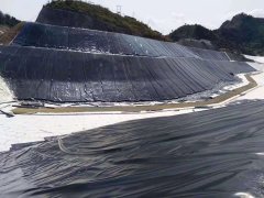 垃圾填埋场土工膜施工现场